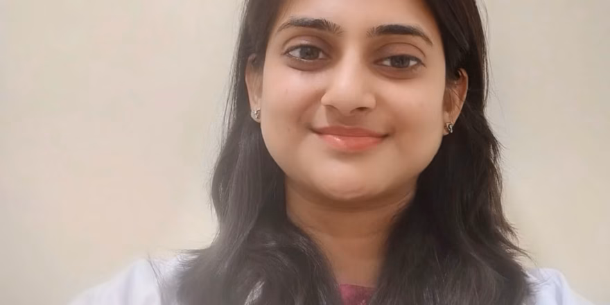 Dr. Divya Khaitan – Experienced Gynecologist & IVF Specialist at Apollo Clinic Guwahati